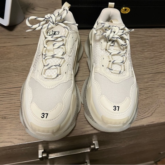 Balenciaga Triple S EUC - Picture 2 of 4